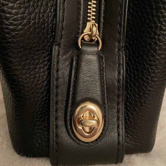 Coach Brooklyn Carryall 28 - Picture 4 of 16